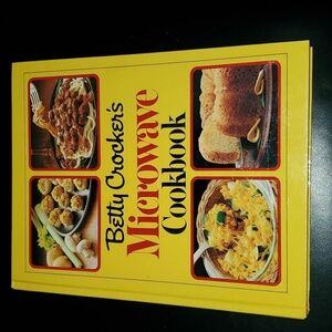 Oldie Betty Crocker's microwave cookbook circa 1981 about 280 pages